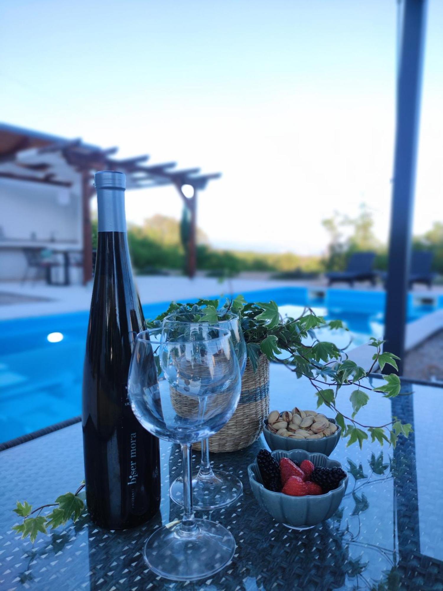 Lazy 8 Villa Garica Luaran gambar